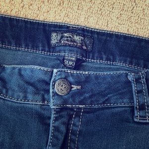 Silver Suki Women’s 20 with 33in inseam.